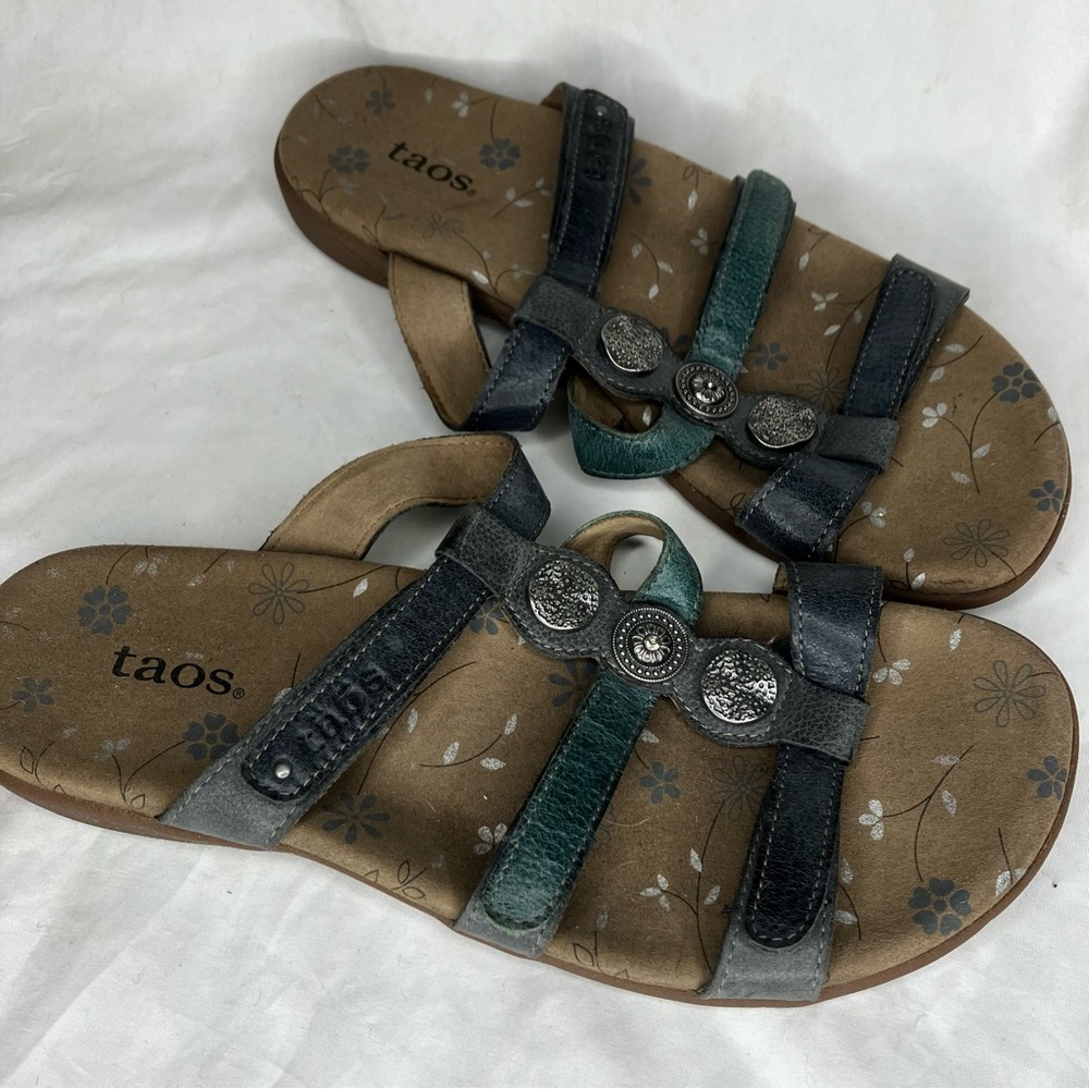 Taos Prize 3 sandals 9/40